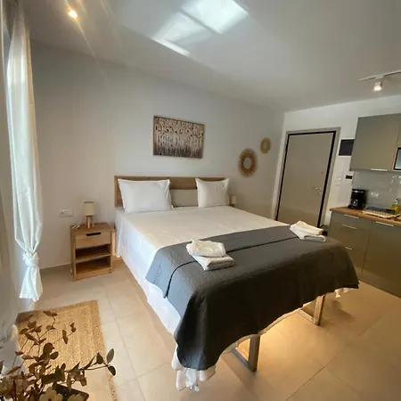 Aphrodite Suite Byartistunknown Vari  Exterior photo